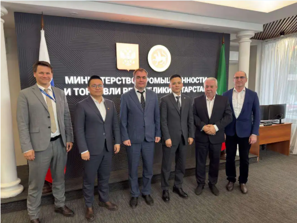 Встреча на высшем уровне |  Руководители группы &laquo;CHBAY&raquo; и Министерства промышленности и торговли Республики Татарстан провели успешную встречу.